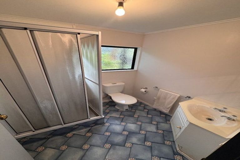 Photo of property in 21 Hartford Crescent, Totara Park, Upper Hutt, 5018