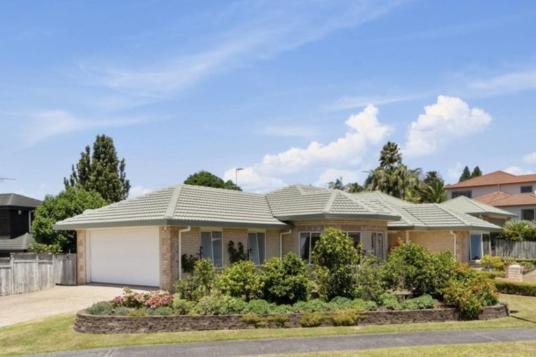 Photo of property in 2 San Fernando Way, Henderson, Auckland, 0612