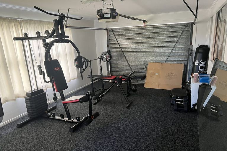 Photo of property in 23 Polandson Place, Opaheke, Papakura, 2113