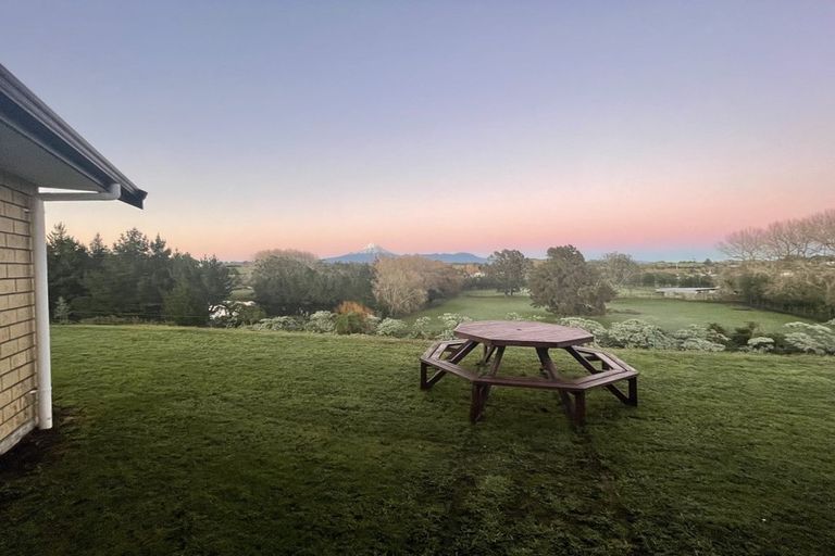 Photo of property in 326 Paraite Road, Paraite, New Plymouth, 4373