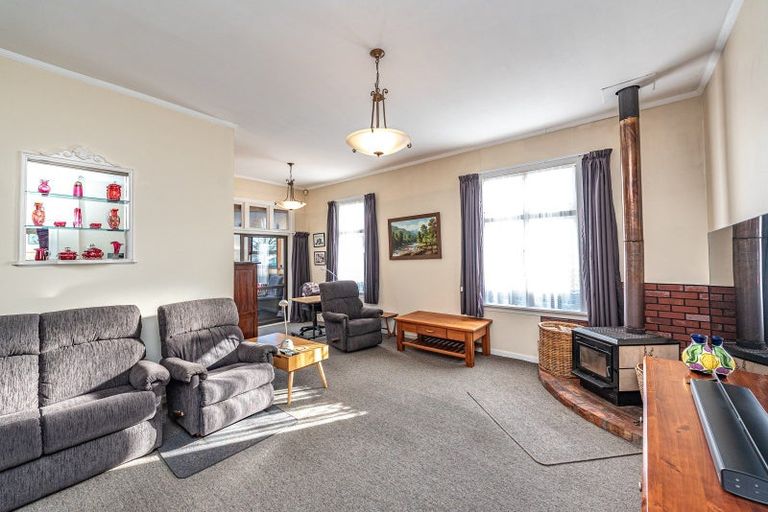 Photo of property in 1 Gunn Street, Gonville, Whanganui, 4501