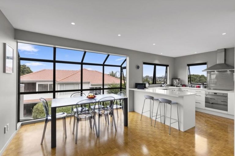 Photo of property in 1/52 Gulf View Road, Murrays Bay, Auckland, 0630