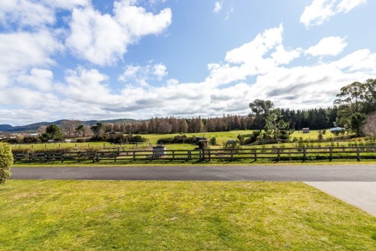 Photo of property in 120 Kinloch Road, Kinloch, Taupo, 3377