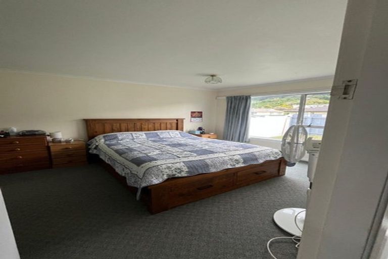 Photo of property in 40 Findlay Street, Tawa, Wellington, 5028