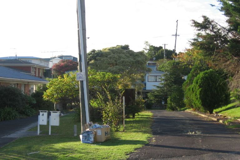 Photo of property in 2/4 Anne Road, Hillcrest, Auckland, 0627