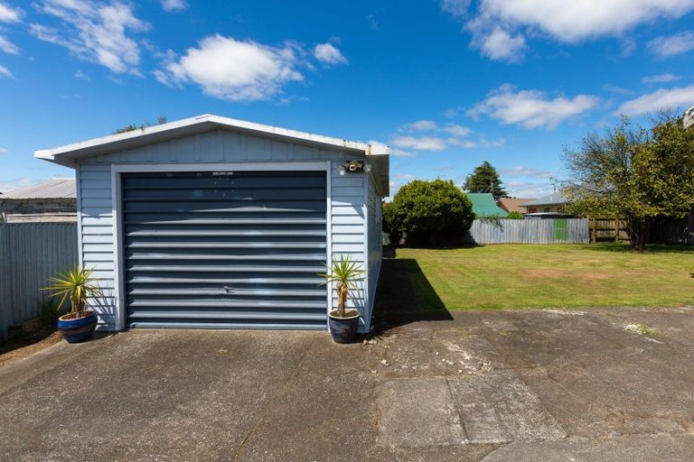 Photo of property in 2 Gladstone Street, Dannevirke, 4930