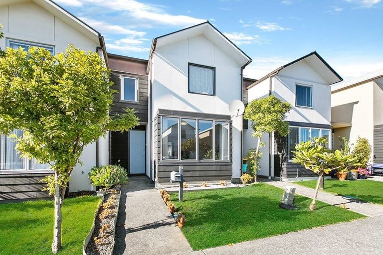 Photo of property in 15 Kirikiri Lane, East Tamaki, Auckland, 2013