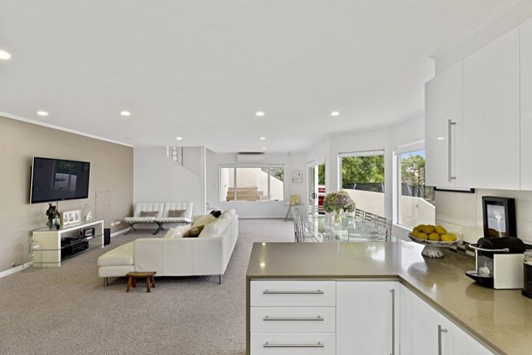 Photo of property in 10 San Lorenzo Rise, Henderson, Auckland, 0612