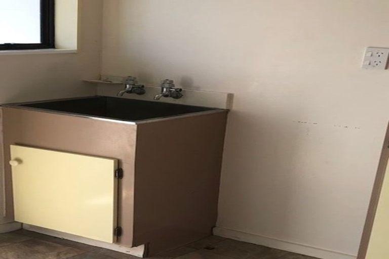 Photo of property in 15 Ngatira Place, Snells Beach, 0920