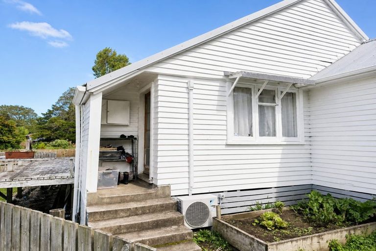 Photo of property in 3 Timatanga Place, 0405