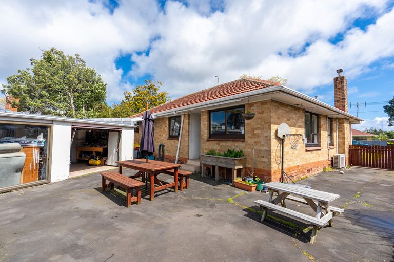 Photo of property in 35 Harwood Crescent, Otara, Auckland, 2023