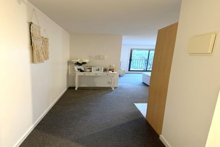 Photo of property in 9/241 Hinemoa Street, Birkenhead, Auckland, 0626