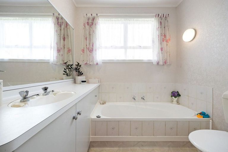 Photo of property in 116 Thornton Road, Cambridge, 3434