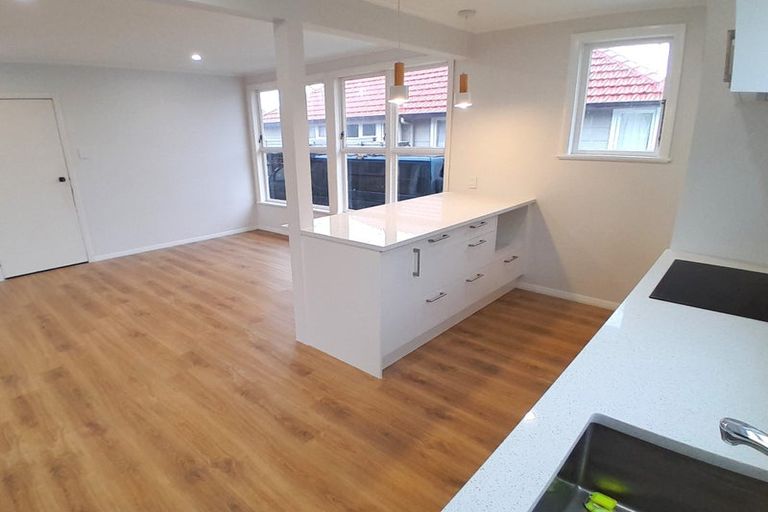 Photo of property in 72b Swaffield Road, Papatoetoe, Auckland, 2025