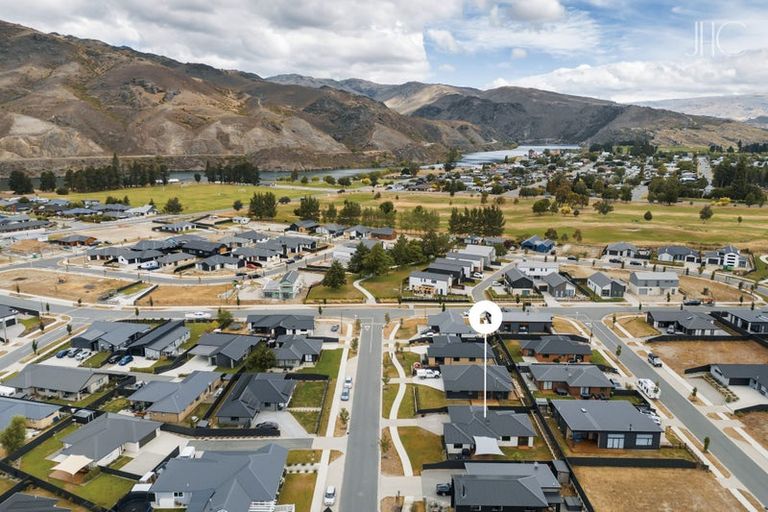 Photo of property in 10 Searle Drive, Cromwell, 9310