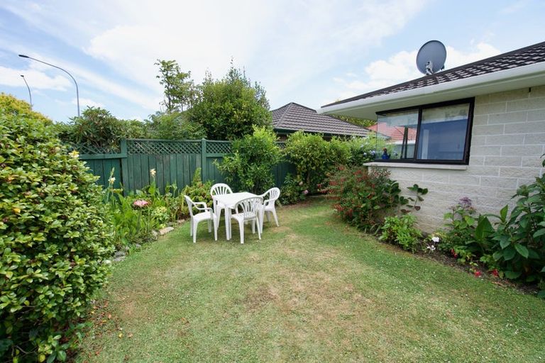 Photo of property in 1b Droylsden Place, Palmerston North, 4410
