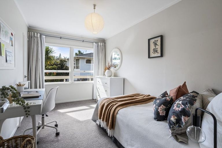 Photo of property in 12 Nicholson Place, Hillcrest, Auckland, 0627