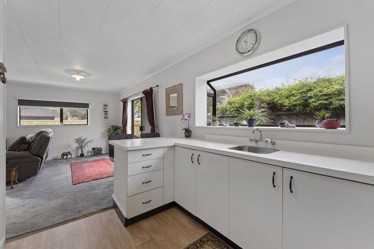Photo of property in 15 Hanmer Place, Highbury, Palmerston North, 4412