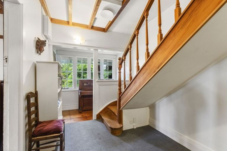 Photo of property in 51 Northland Road, Northland, Wellington, 6012