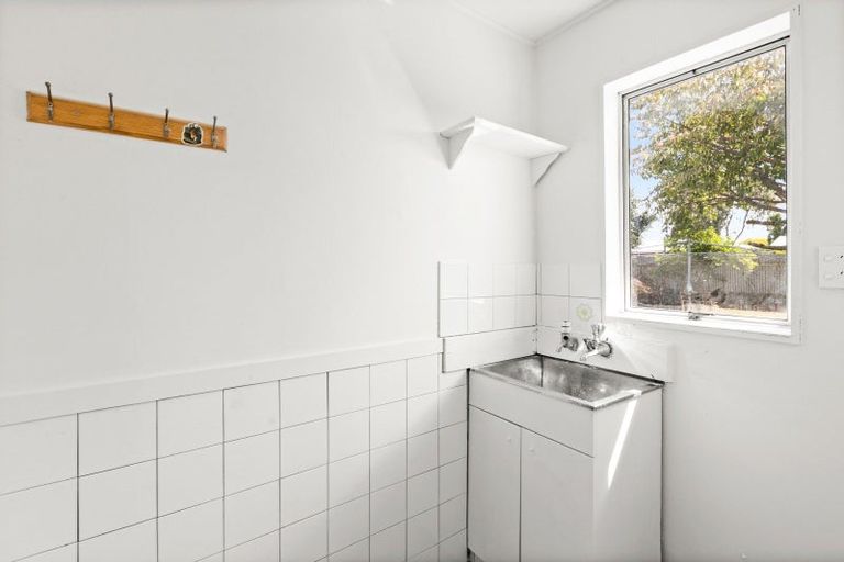 Photo of property in 8 Cortes Crescent, Flaxmere, Hastings, 4120