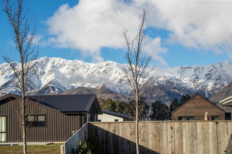 Photo of property in 6 Pennycook Place, Lake Hawea, Wanaka, 9382