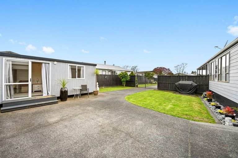 Photo of property in 25 Kentucky Crescent, Nawton, Hamilton, 3200