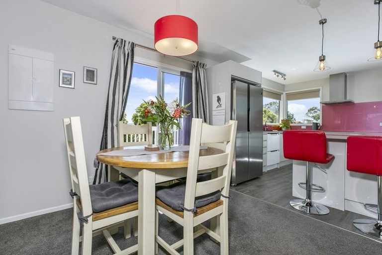 Photo of property in 80 Muir Avenue, Mangere Bridge, Auckland, 2022