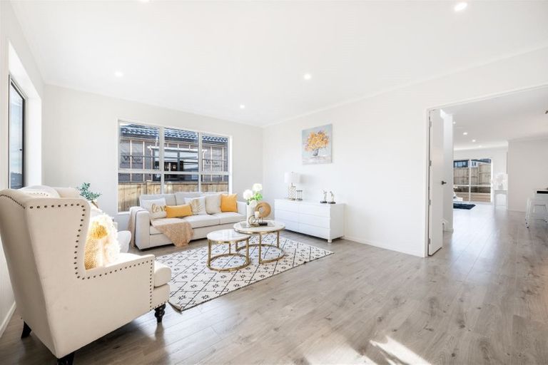 Photo of property in 10 Aklander Rise, Flat Bush, Auckland, 2019