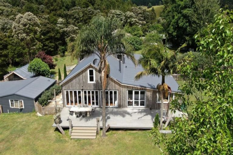 Photo of property in 540 Kawakawa-orere Road, Orere Point, Papakura, 2585