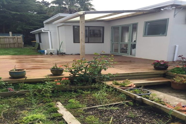 Photo of property in 49 Tawa Road, Kumeu, 0891