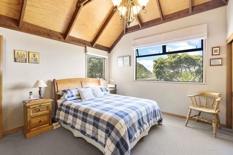 Photo of property in 146 Breaker Bay Road, Breaker Bay, Wellington, 6022