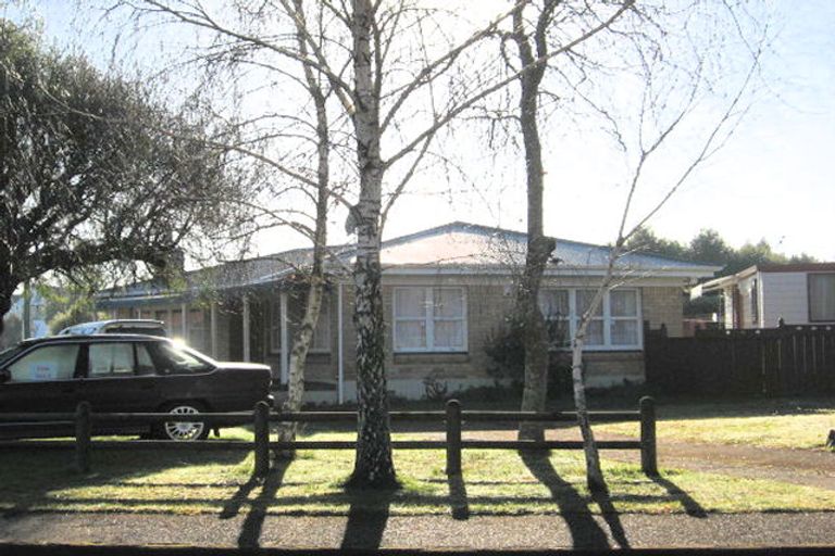 Photo of property in 24 Edmund Hillary Avenue, Papakura, 2110