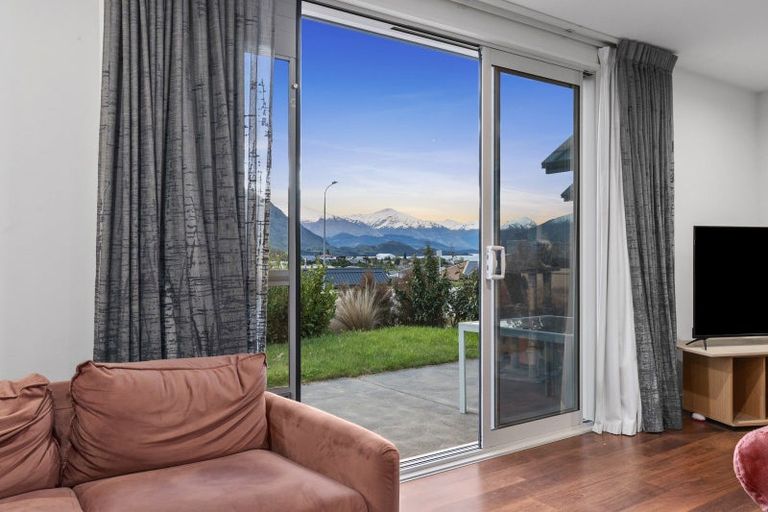 Photo of property in 1 Landsborough Lane, Wanaka, 9305