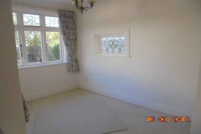 Photo of property in 14 Saint Albans Grove, Woburn, Lower Hutt, 5010