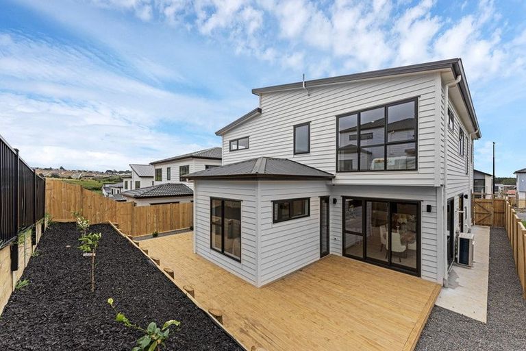 Photo of property in 22 Black Shed Road, Flat Bush, Auckland, 2019