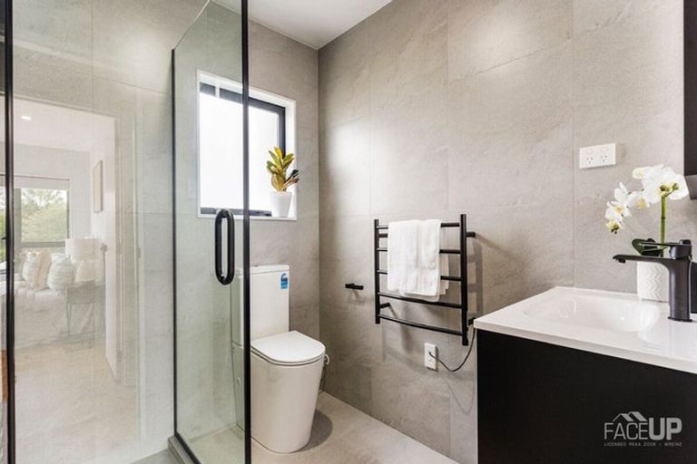 Photo of property in 43a Mirrabooka Avenue, Botany Downs, Auckland, 2010