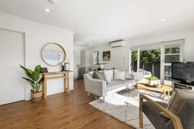 Photo of property in 7a Nelson Avenue, Northcote Point, Auckland, 0627