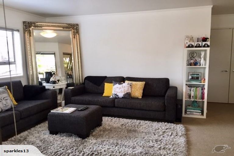 Photo of property in 59 East Coast Road, Castor Bay, Auckland, 0620