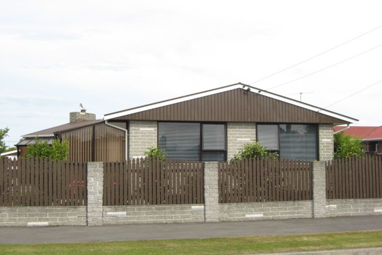 Photo of property in 57 Frensham Crescent, Woolston, Christchurch, 8062