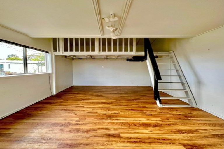 Photo of property in 28 Mellsop Avenue, Waiuku, 2123