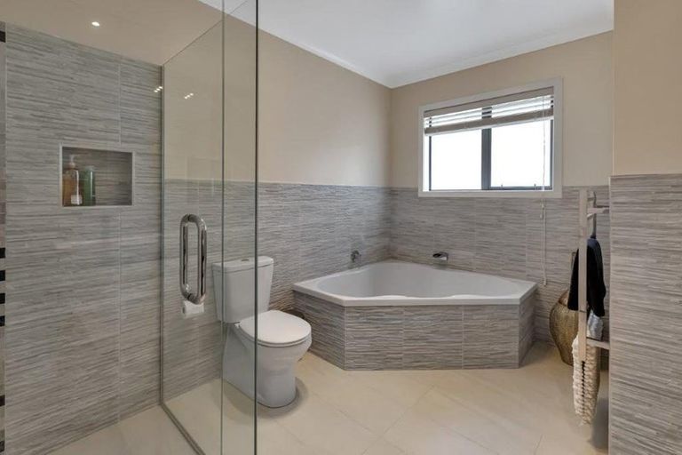 Photo of property in 44 Mariners Haven, One Tree Point, 0118