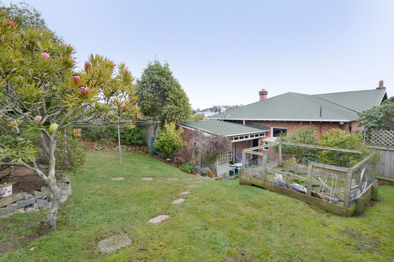Photo of property in 8 Sunbury Street, Andersons Bay, Dunedin, 9013