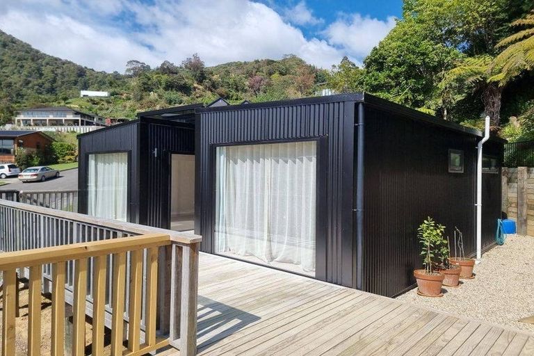 Photo of property in 9a Russell Street, Picton, 7220