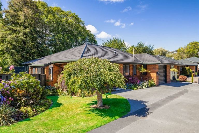 Photo of property in 8 Castle Way, Beckenham, Christchurch, 8023