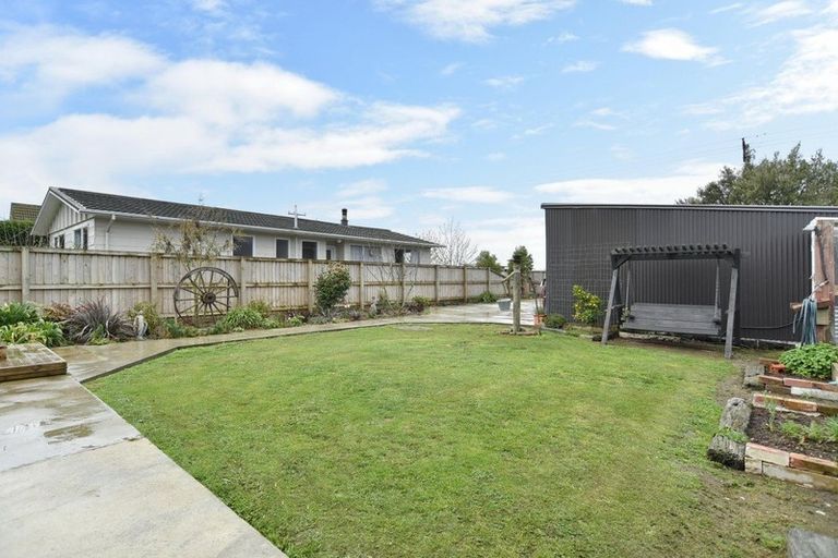 Photo of property in 27 Kings Avenue, Waikuku Beach, 7402