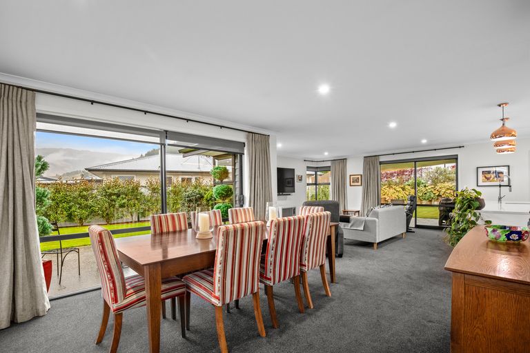 Photo of property in 76 Shields Street, Clyde, 9330