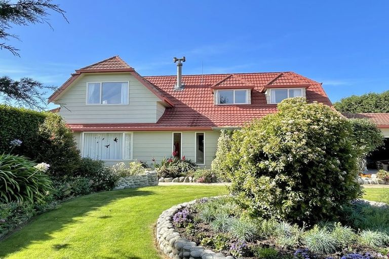 Photo of property in 964 Waianakarua Road, Herbert, 9495