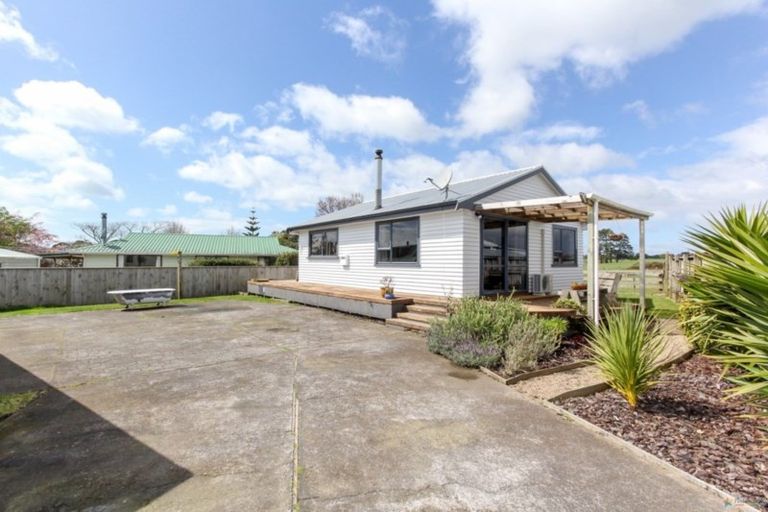 Photo of property in 15 Tuahu Place, Waitara, 4320