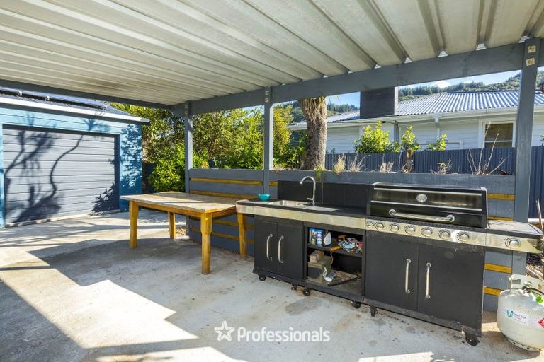 Photo of property in 45 Gillespies Road, Birchville, Upper Hutt, 5018