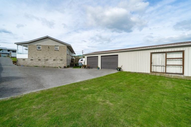 Photo of property in 192 Pukehina Parade, Pukehina, Te Puke, 3189